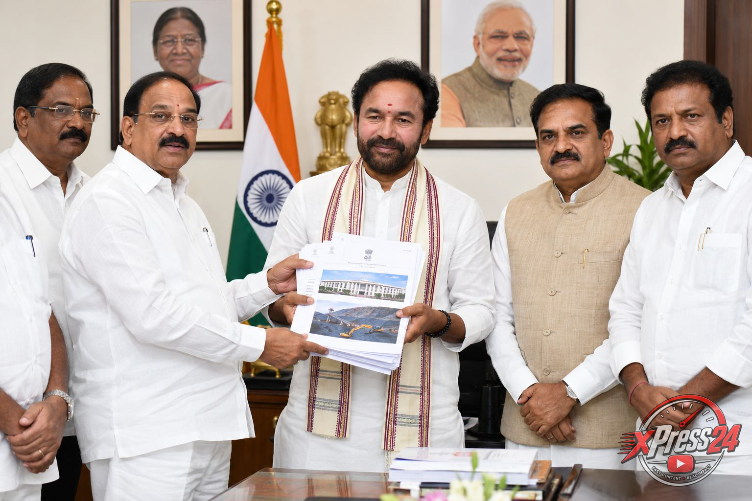 కేంద్ర మంత్రి కిషన్ రెడ్డిని కలిసిన మంత్రి తుమ్మల నాగేశ్వరరావు