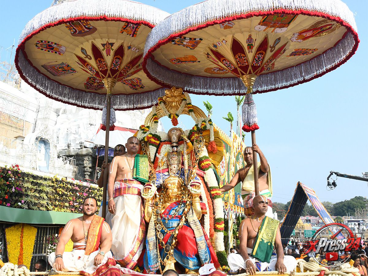 తిరుమలలో కొనసాగుతున్న నవరాత్రి బ్రహ్మోత్సవాలు