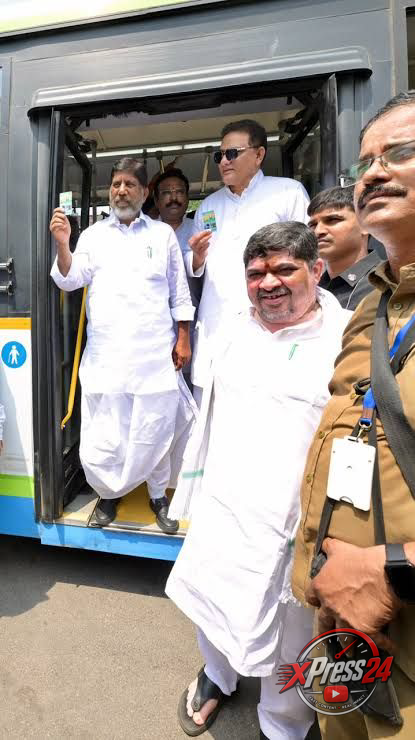 ఆర్టీసీ–మెట్రో కామన్ పాస్ ఛార్జీల తగ్గింపుపై ప్రభుత్వం పునఃపరిశీలన