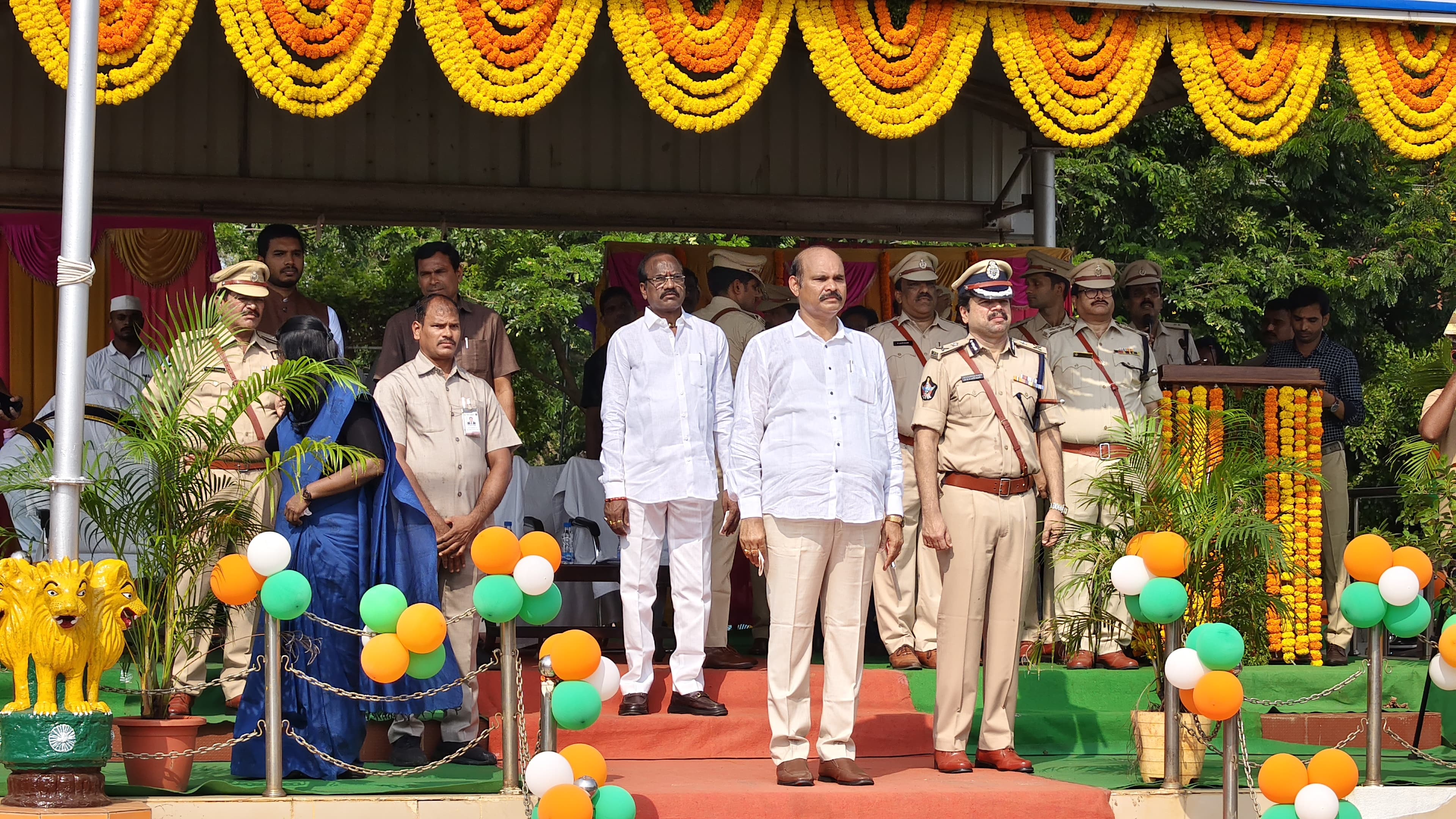 ఏలూరు పోలీస్‌ పరేడ్‌ గ్రౌండ్‌లో ఎస్‌సీటీపీసీ పాసింగ్‌ ఔట్‌ పరేడ్‌