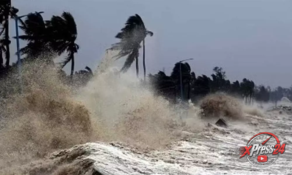తుఫాను తీరం దాటిన నేపథ్యంలో ప్రజలంతా అప్రమత్తం