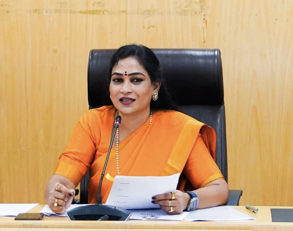 తీవ్రవాయుగుండం ముప్పు.. అధికారులను అప్రమత్తం చేసిన హోంమంత్రి అనిత