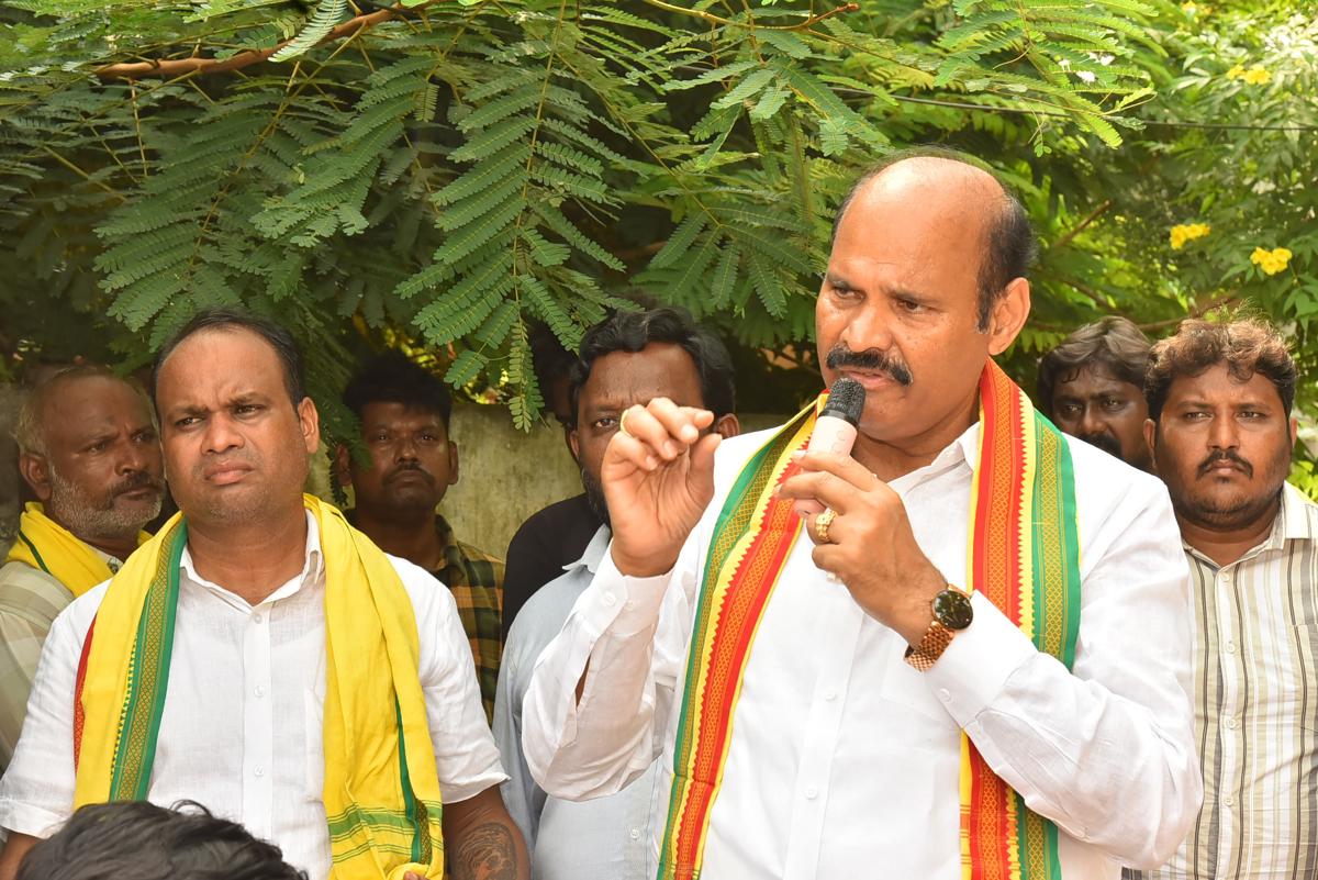 కూటమి అభ్యర్థులను భారీ మెజార్టీతో గెలిపించాలి - మంత్రి కొలుసు పార్థసారథి