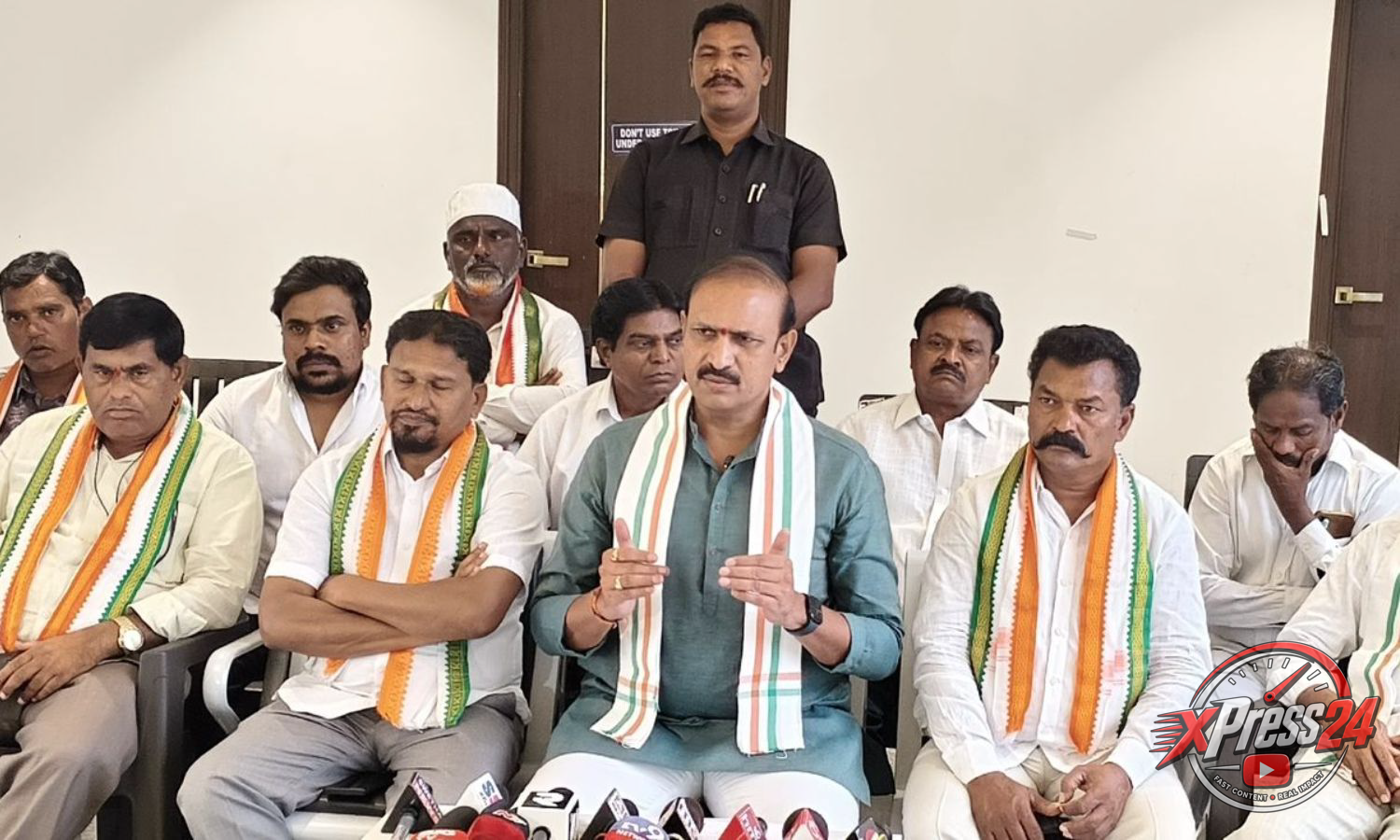 కరీంనగర్లో గాంధీ జయంతి సందర్భంగా బండి సంజయ్ నివాళులు