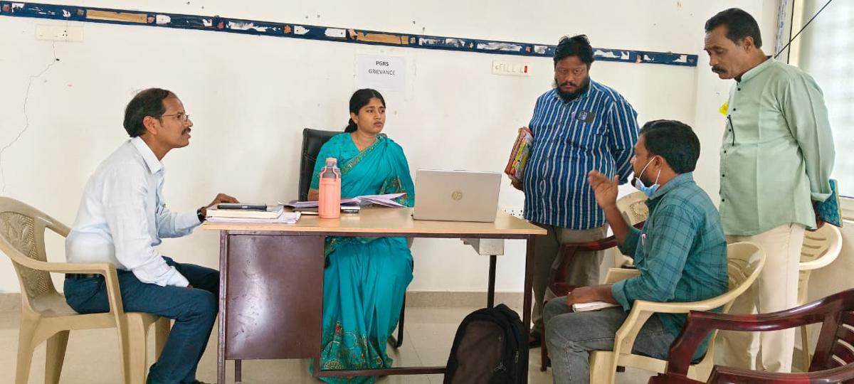 భూ రీసర్వే పనులను వేగవంతంగా, పారదర్శకంగా పూర్తి చేయాలి