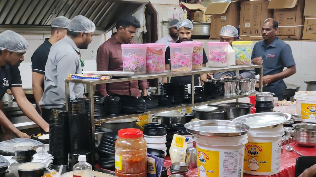 పుట్టపర్తి స్టార్ హోటళ్లలో ఆహార భద్రతాధికారుల తనిఖీలు