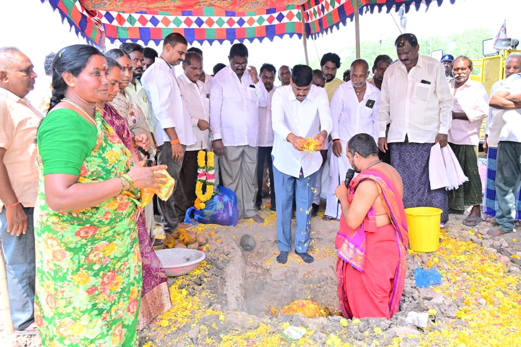 బాపట్లలో రూ.10.20 కోట్లతో సీసీ రోడ్ల నిర్మాణం