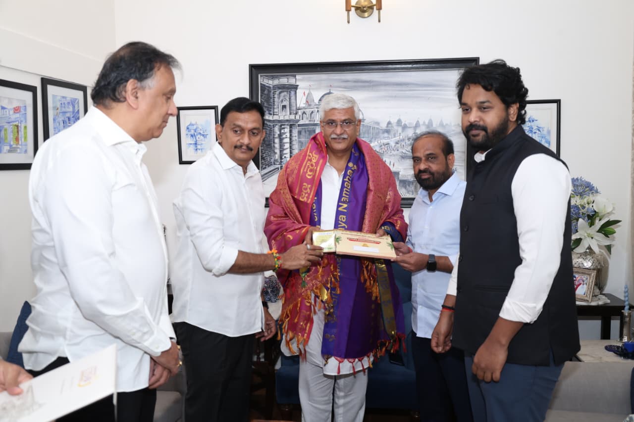 విజయవాడ ఉత్సవ్–2.0కు కేంద్ర మంత్రి గజేంద్ర సింగ్‌ షెకావత్‌కు ఆహ్వానం