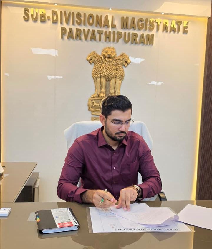 పార్వతీపురం సబ్‌కలెక్టర్‌గా సచిన్ అర్చిత్ రహార్ బాధ్యతల స్వీకరణ